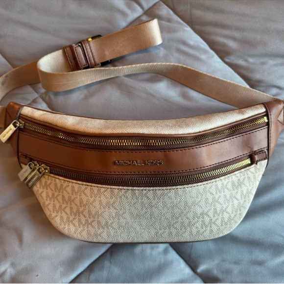 Michael Kors Handbags - Michael Kors Brown and Cream belt bag